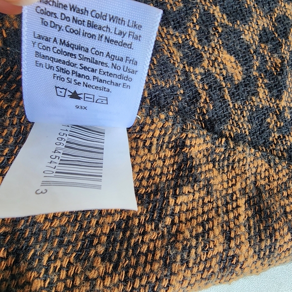Cheetah Leopard One Size Soft Acrylic Winter Scarf Brown Black 10" × 75" - Picture 11 of 11